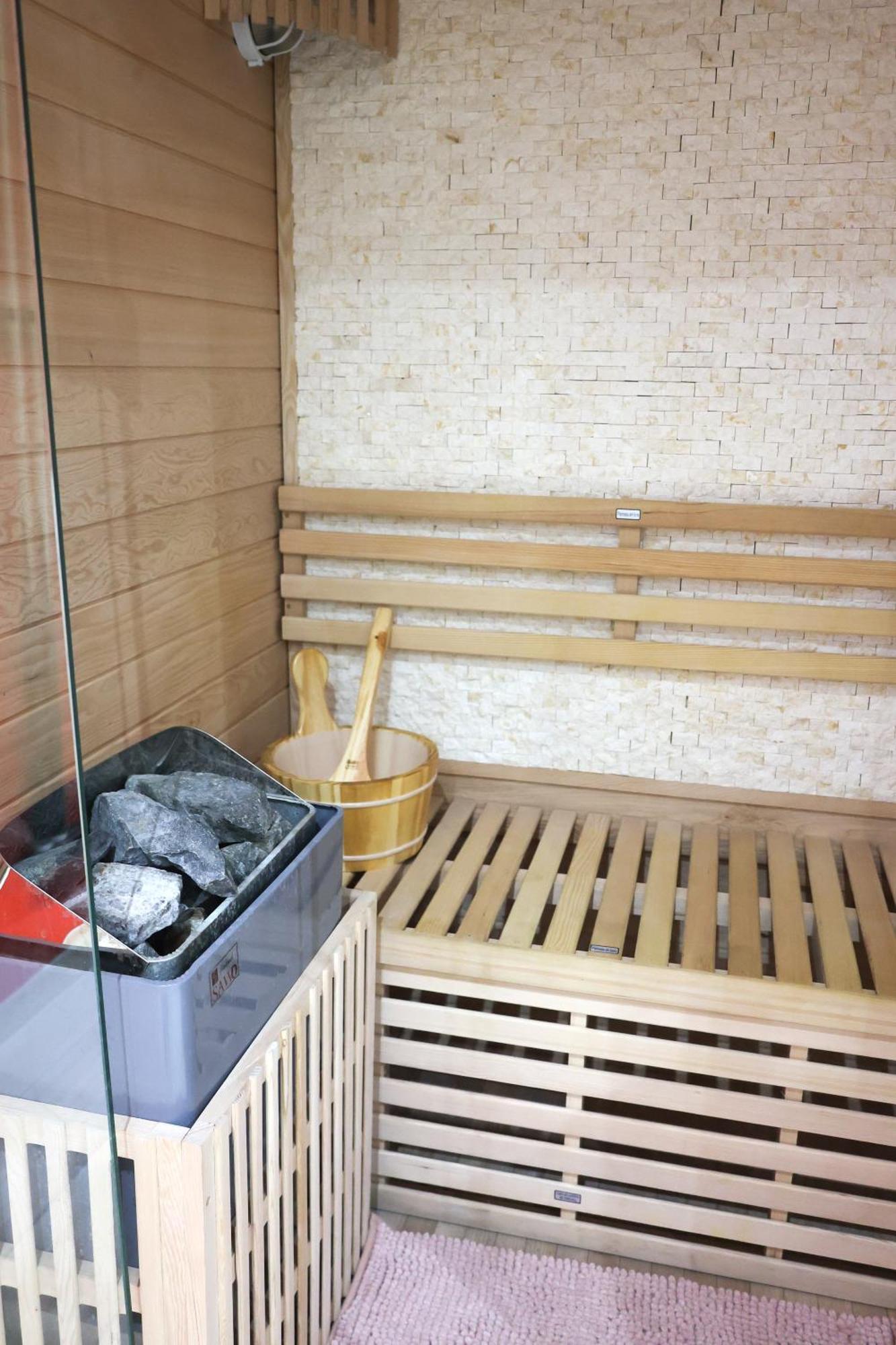 Capsule 90'S - Balneo - Sauna - Flipper - Billard - Netflix - Nintendo Switch & Jeux - Mons Exterior foto