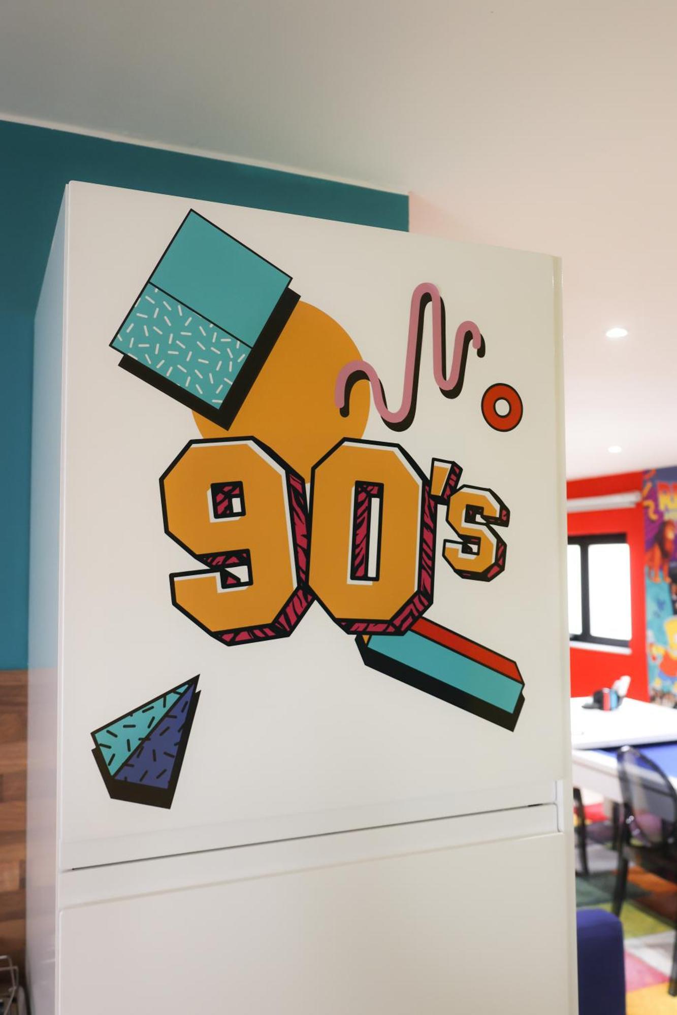 Capsule 90'S - Balneo - Sauna - Flipper - Billard - Netflix - Nintendo Switch & Jeux - Mons Exterior foto